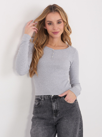Jasnoszara bluzka basic z guzikami przy dekolcie 