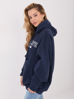 Granatowa damska bluza kangurka z napisem