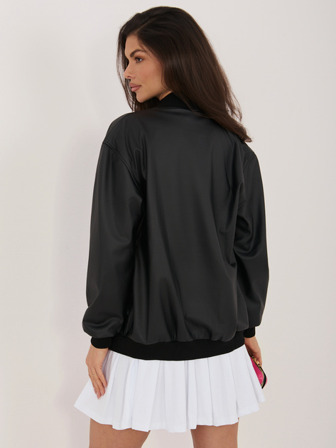 Czarna skórzana kurtka z welurową podszewką