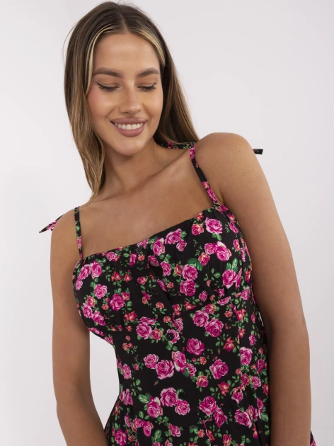 Czarna sukienka z zapięciem na guziki