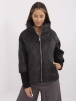 Czarna przejściowa kurtka damska z pikowaniem 