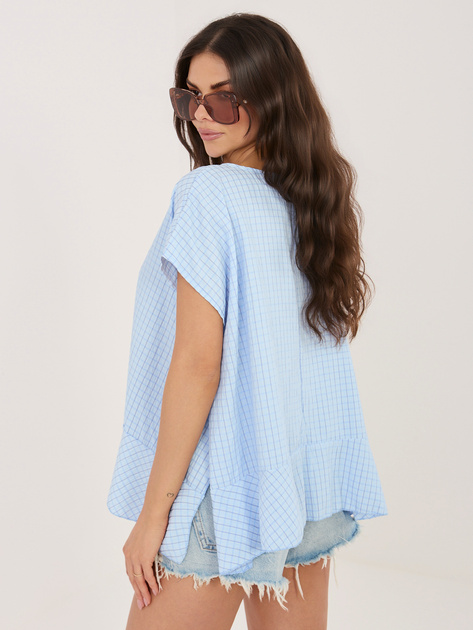 Jasnoniebieska luźna bluzka w kratkę