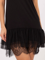 Czarna sukienka na ramiączkach z koronką