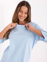 Jasnoniebieska damska bluzka w jednolitym kolorze 