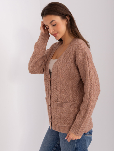 Hurtownia Jasnobrązowy sweter rozpinany w warkocze