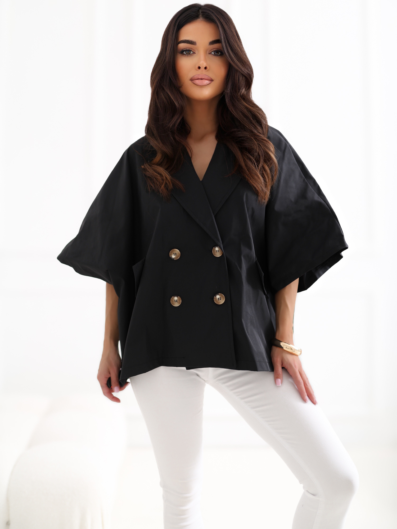 Czarny płaszcz oversize z krótkimi rękawami RUE PARIS 