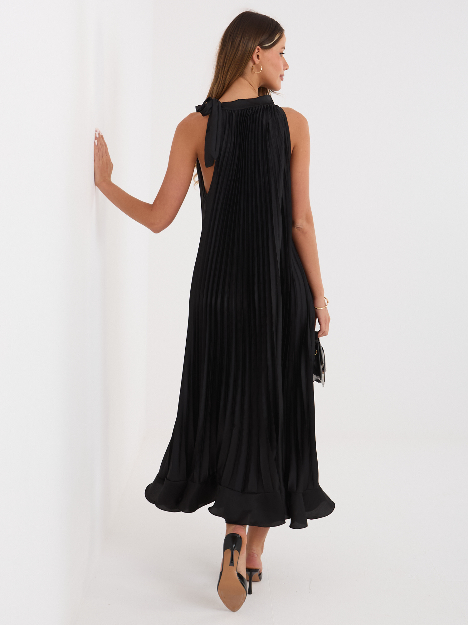 Czarna plisowana sukienka z falbaną RUE PARIS 