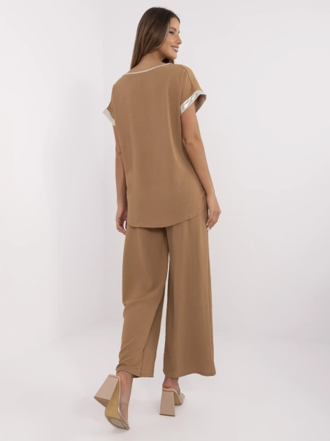 Ciemnocamelowy letni komplet z szerokimi spodniami