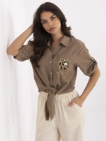 Ciemnobeżowa muślinowa koszula z kieszenią