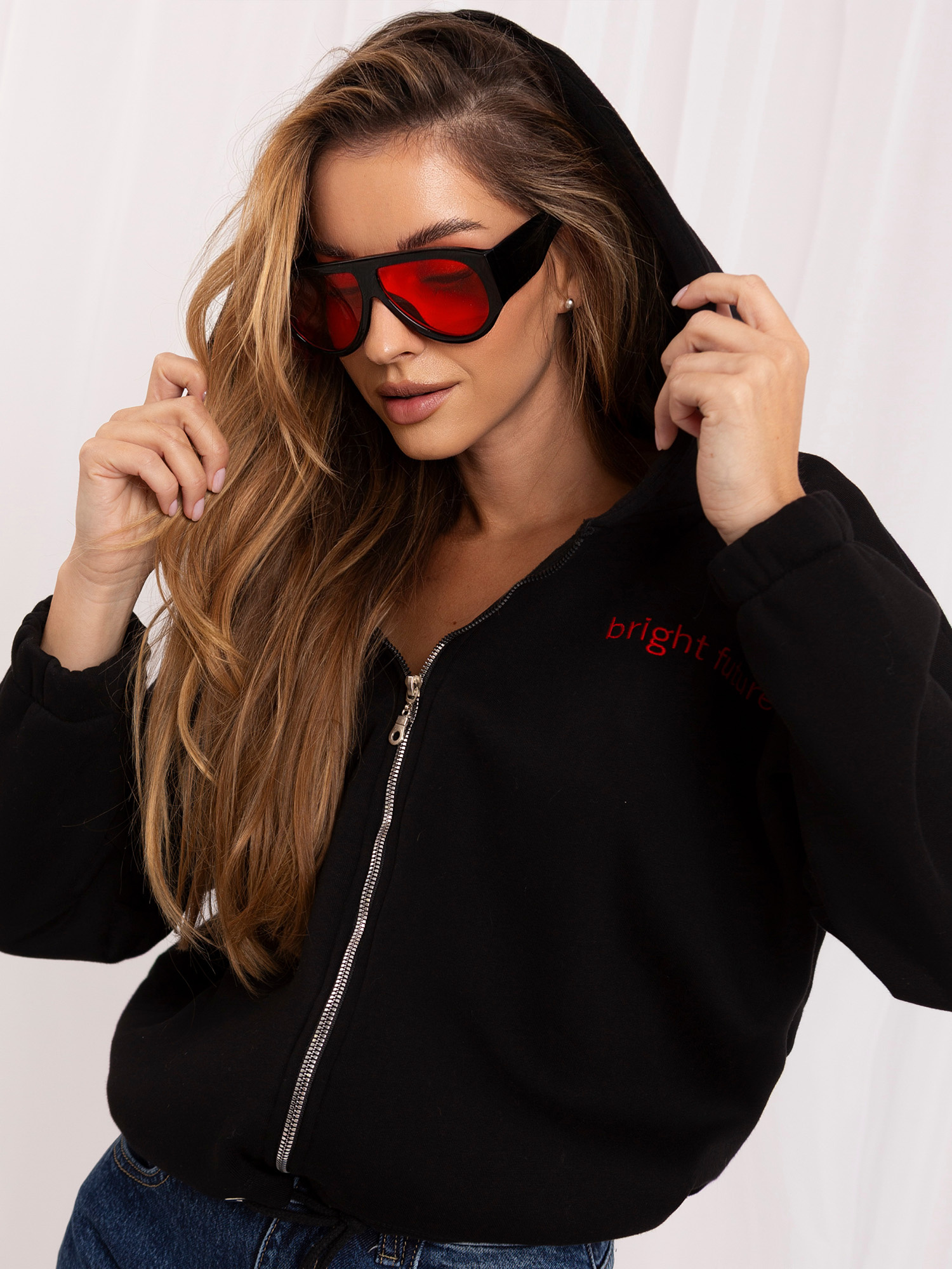 Schwarzer Hoodie mit Stickerei Michelle RUE PARIS.