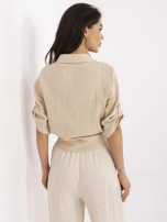 Beige Musselinhemd mit Bindung.