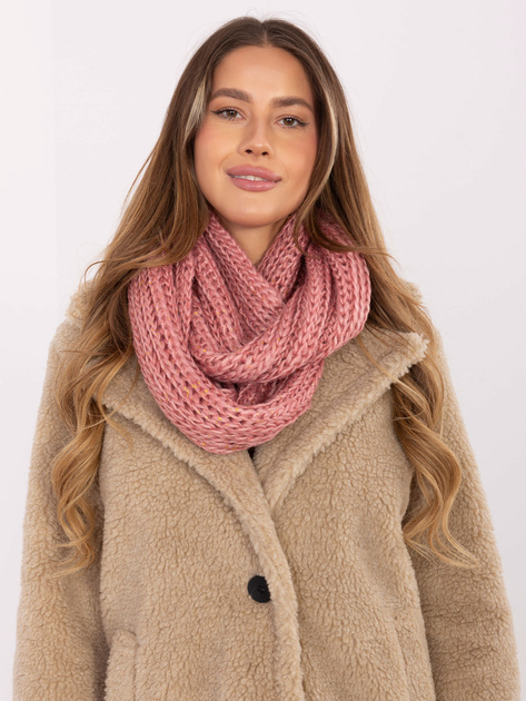 Różowy damski komin o grubym splocie