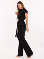 Schwarzes Damen-Set mit Leinenanteil.