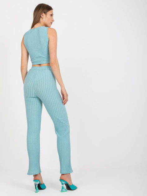 Miętowy prążkowany komplet casualowy na lato