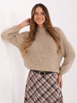 Beżowy sweter basic o kroju oversize 