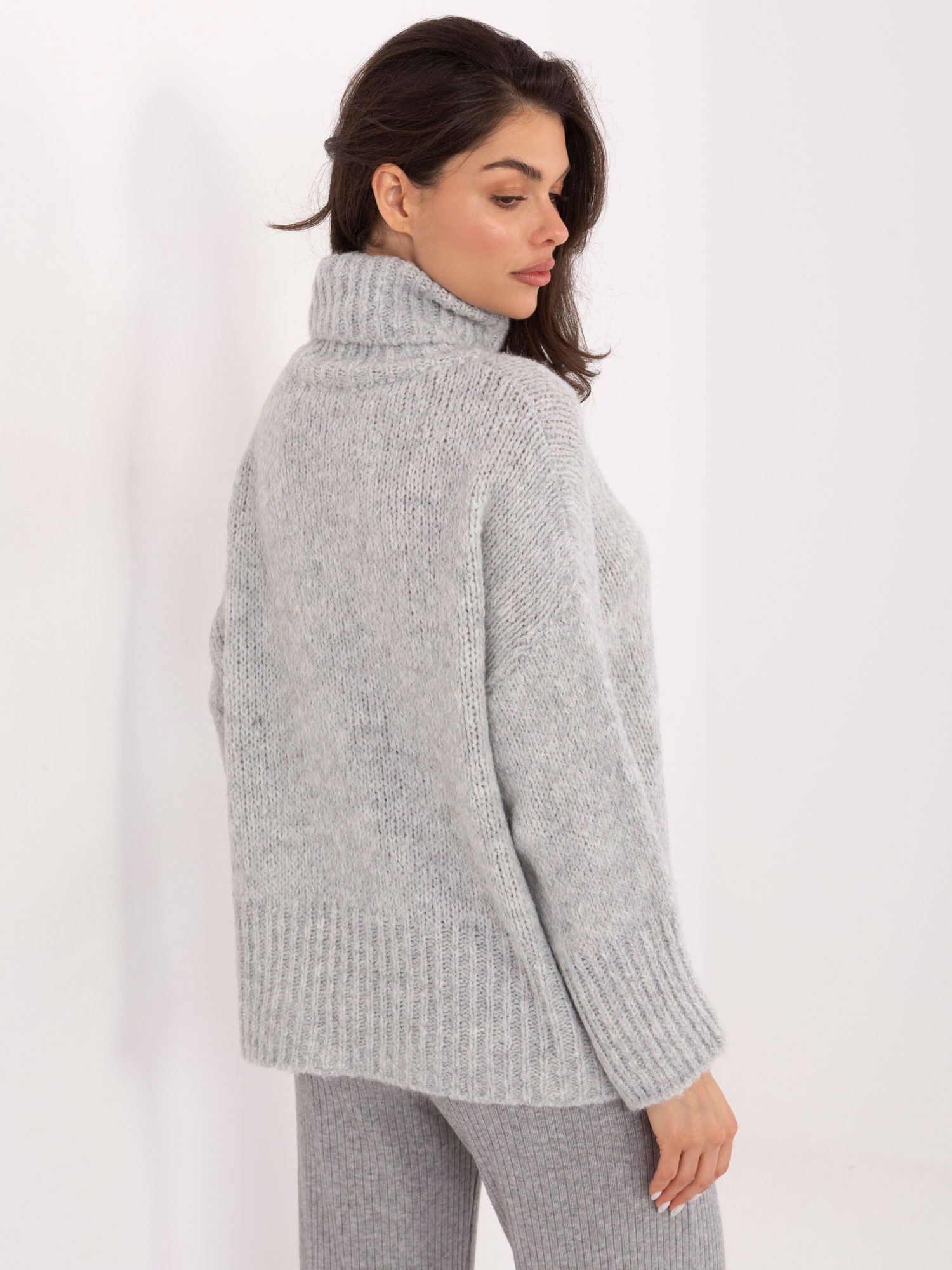 Sweter szary