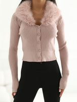 Helle rosa gestreifte Sweater mit Fell.