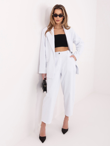 Białe sztruksowe spodnie z zakładkami RUE PARIS