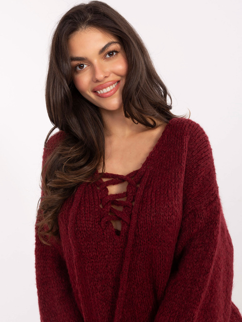 Bordowy sweter oversize z wiązanym dekoltem