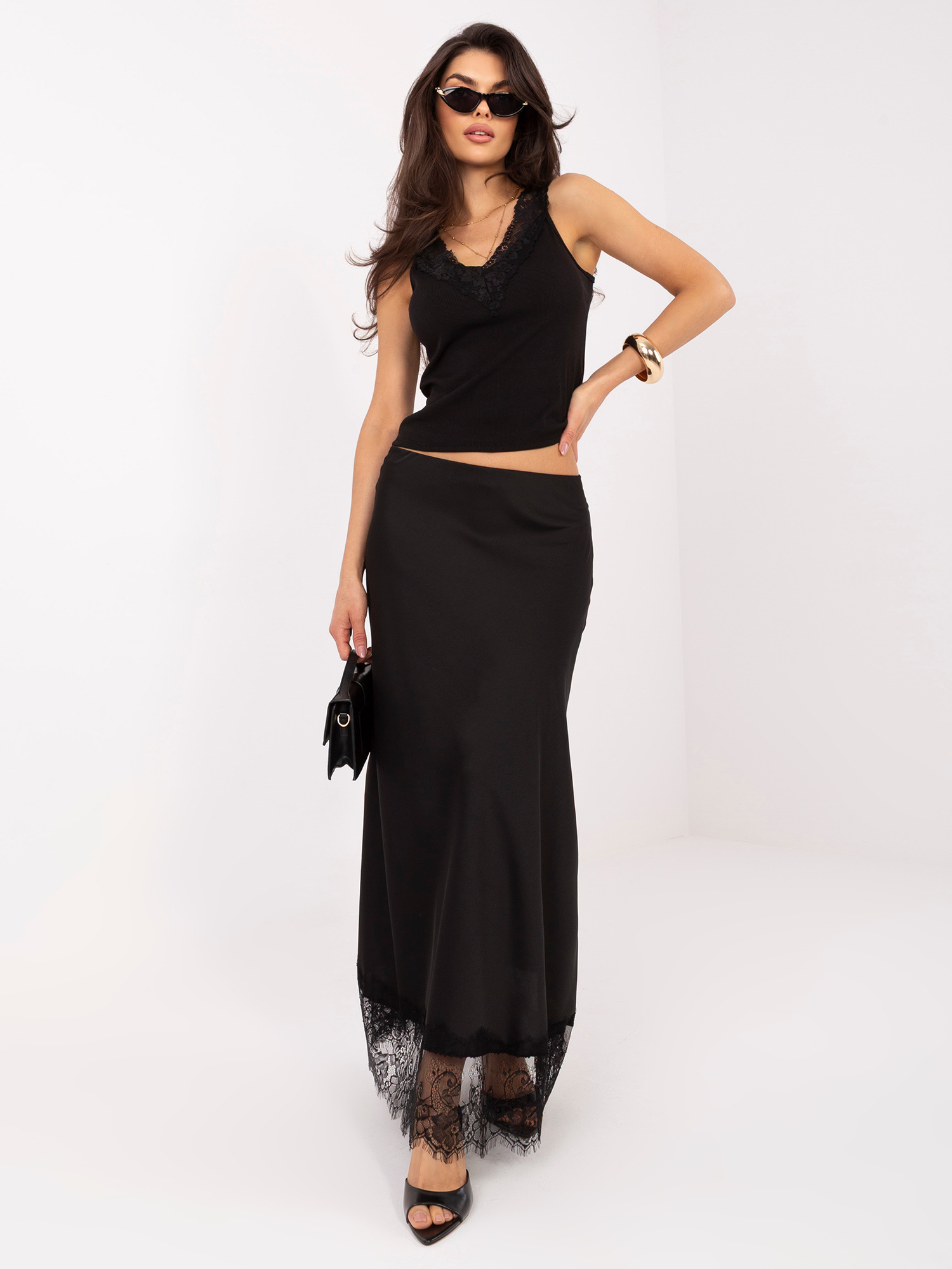 Czarny damski top bez rękawów 