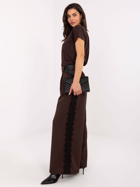 Czekoladowy t-shirt z dekoltem V BASIC FEEL GOOD