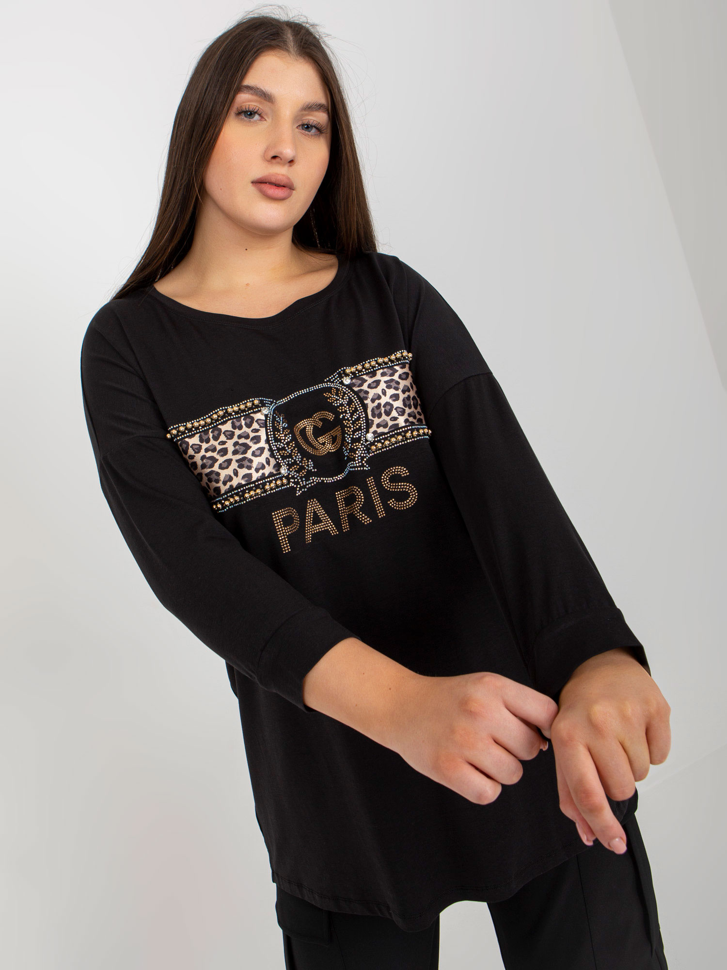 Czarna damska bluzka plus size z okrągłym dekoltem