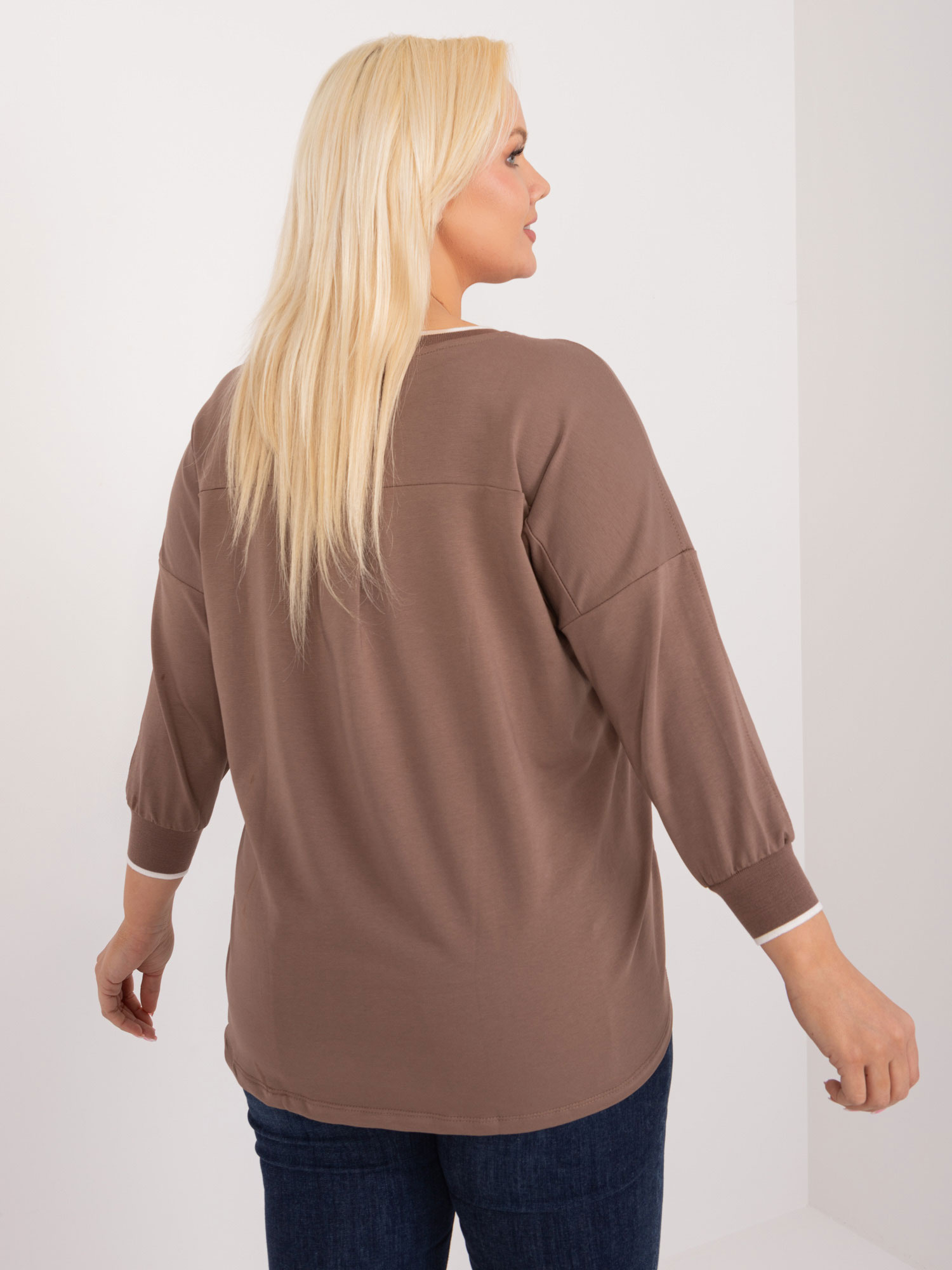 Großhandel Braune Bluse in Übergröße mit Bündchen.