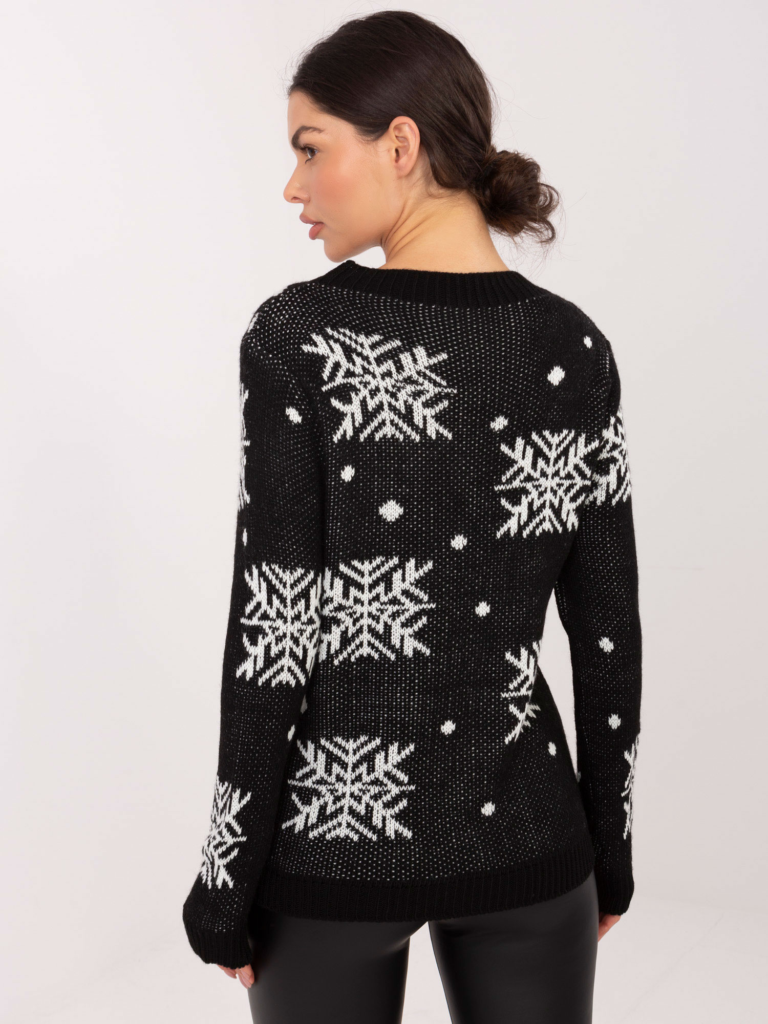 Sweter czarny
