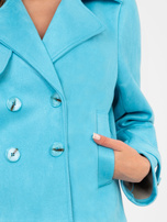 Pastellblauer Wildledermantel mit Taschen.