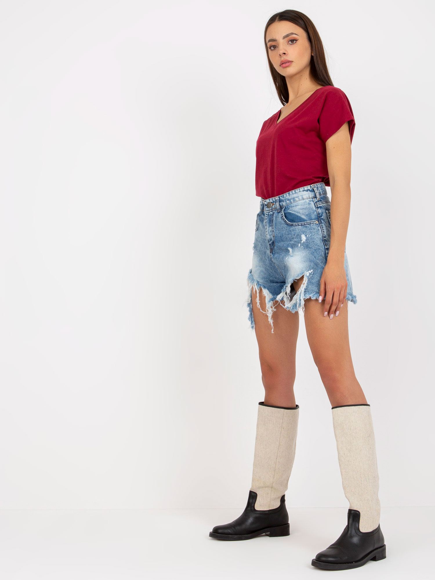 Hurt Bordowy damski t-shirt basic z dekoltem w serek 