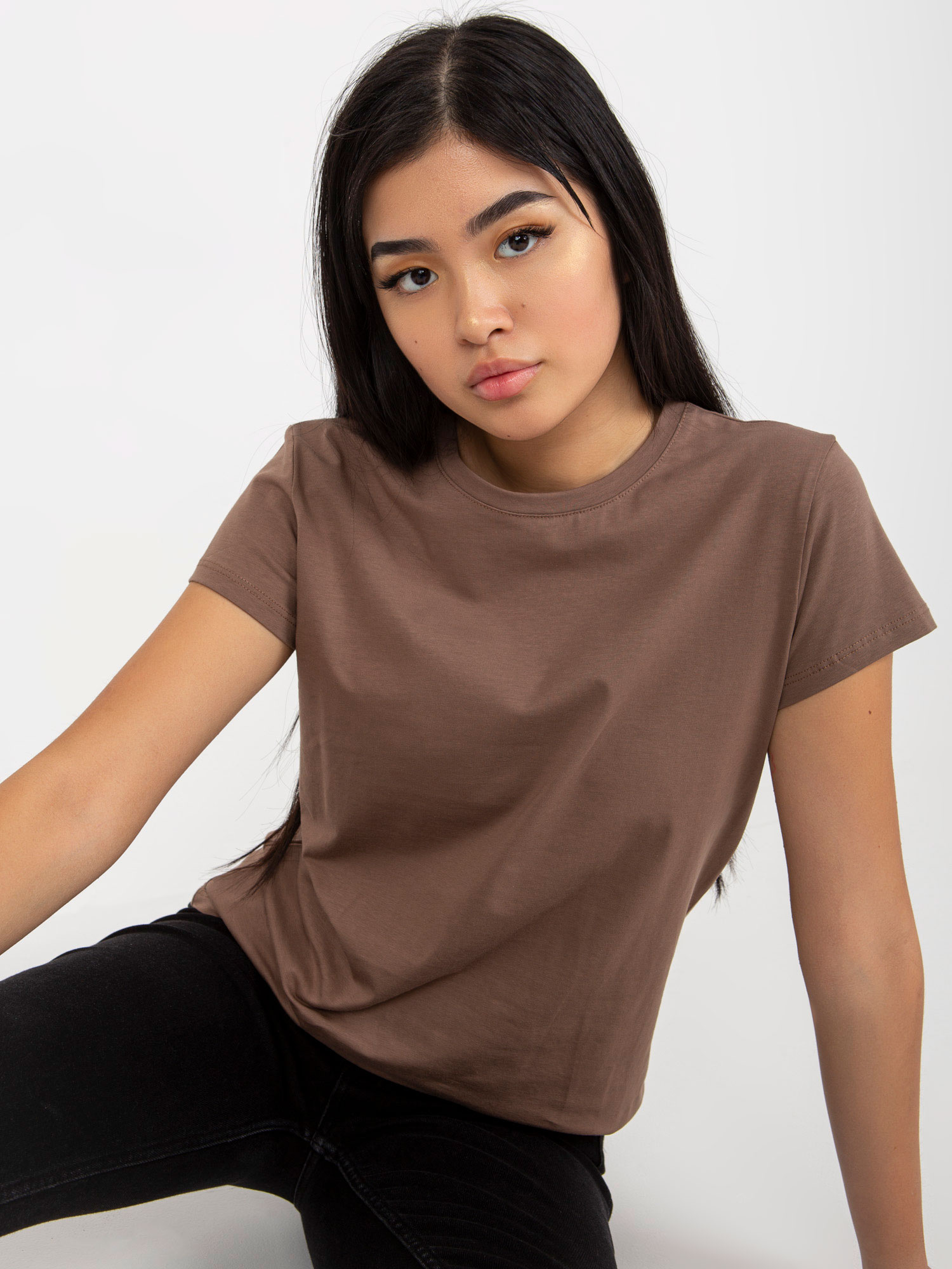 Hurt Brązowy t-shirt basic z okrągłym dekoltem Peachy 