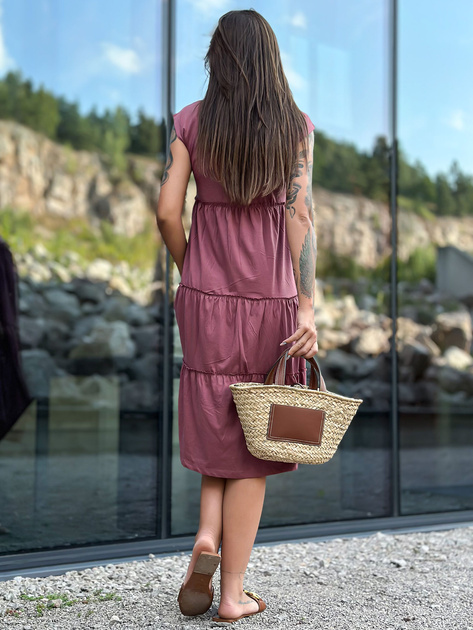 Hurtownia Brudnoróżowa luźna sukienka z falbaną MAYFLIES