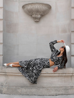 Hurt Ecru-czarny komplet w zebrę z krótką bluzką