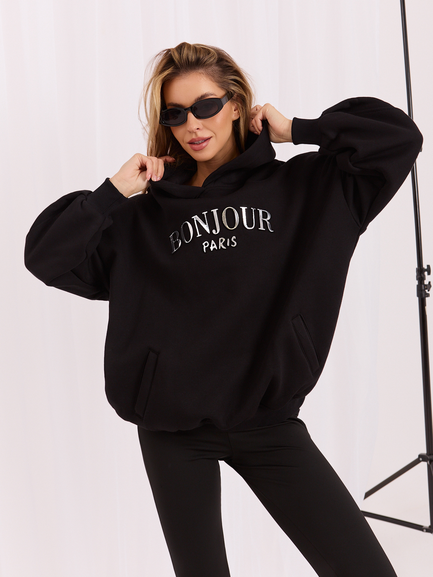 Schwarzer Hoodie mit Taschen Lille RUE PARIS.