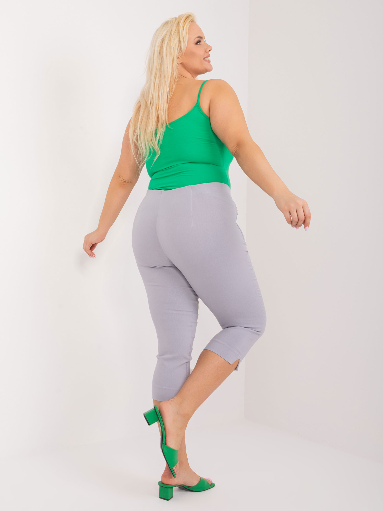 Hurt Jasnoszare spodnie 3/4 plus size z rozcięciami