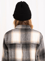 Czarna zimowa czapka beanie z naszywką