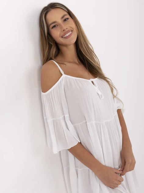 Biała sukienka z odkrytymi ramionami Veronique OCH BELLA