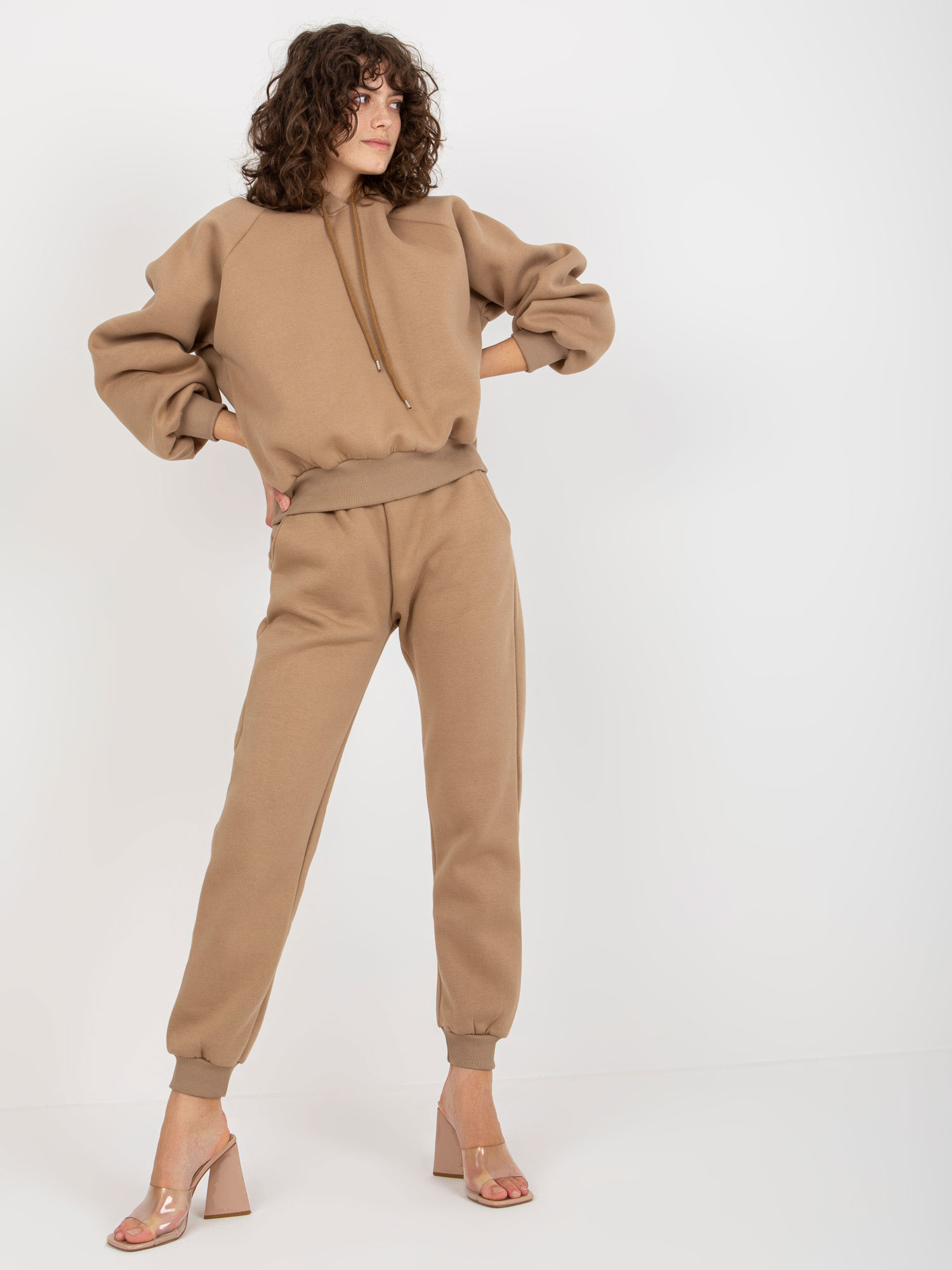 Ciemnobeżowy dresowy komplet basic oversize