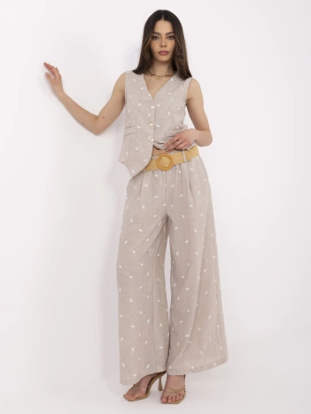 Ciemnobeżowy letni komplet damski z haftem