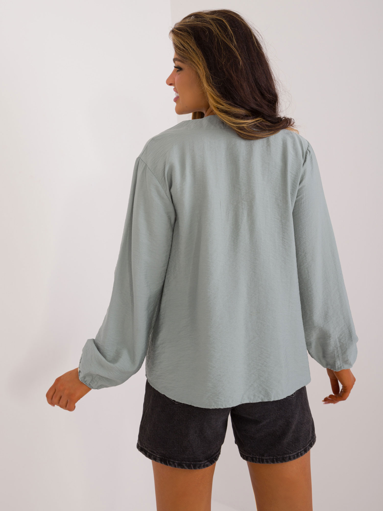 Großhandel Khaki Bluse mit Viskoseanteil SUBLEVEL.
