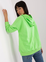 Hurt Jasnozielona dresowa bluza kangurka z napisem