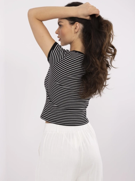 Czarna dopasowana bluzka w paski