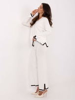 Ecru sweterkowy komplet z rozcięciami  