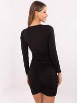 Czarna drapowana sukienka z długim rękawem