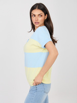 Pastelowa niebiesko-żółta bawełniana bluzka z dekoltem V