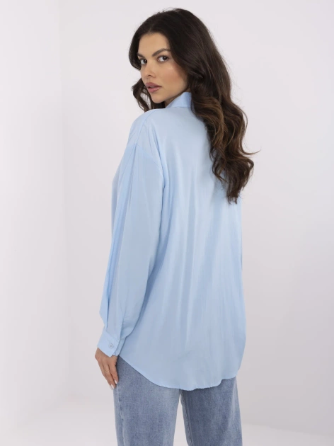 Jasnoniebieska rozpinana koszula z kołnierzykiem