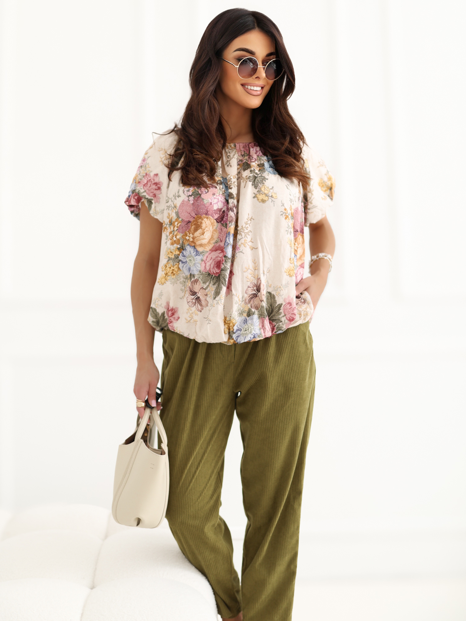 Żółta elegancka bluzka w kwiaty 