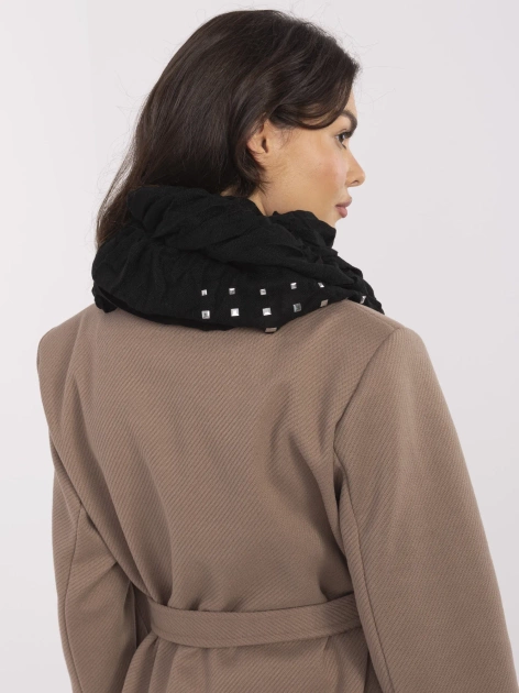 Czarna damska chusta z aplikacjami