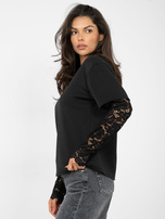 Czarna bluzka z koronkowymi rękawami