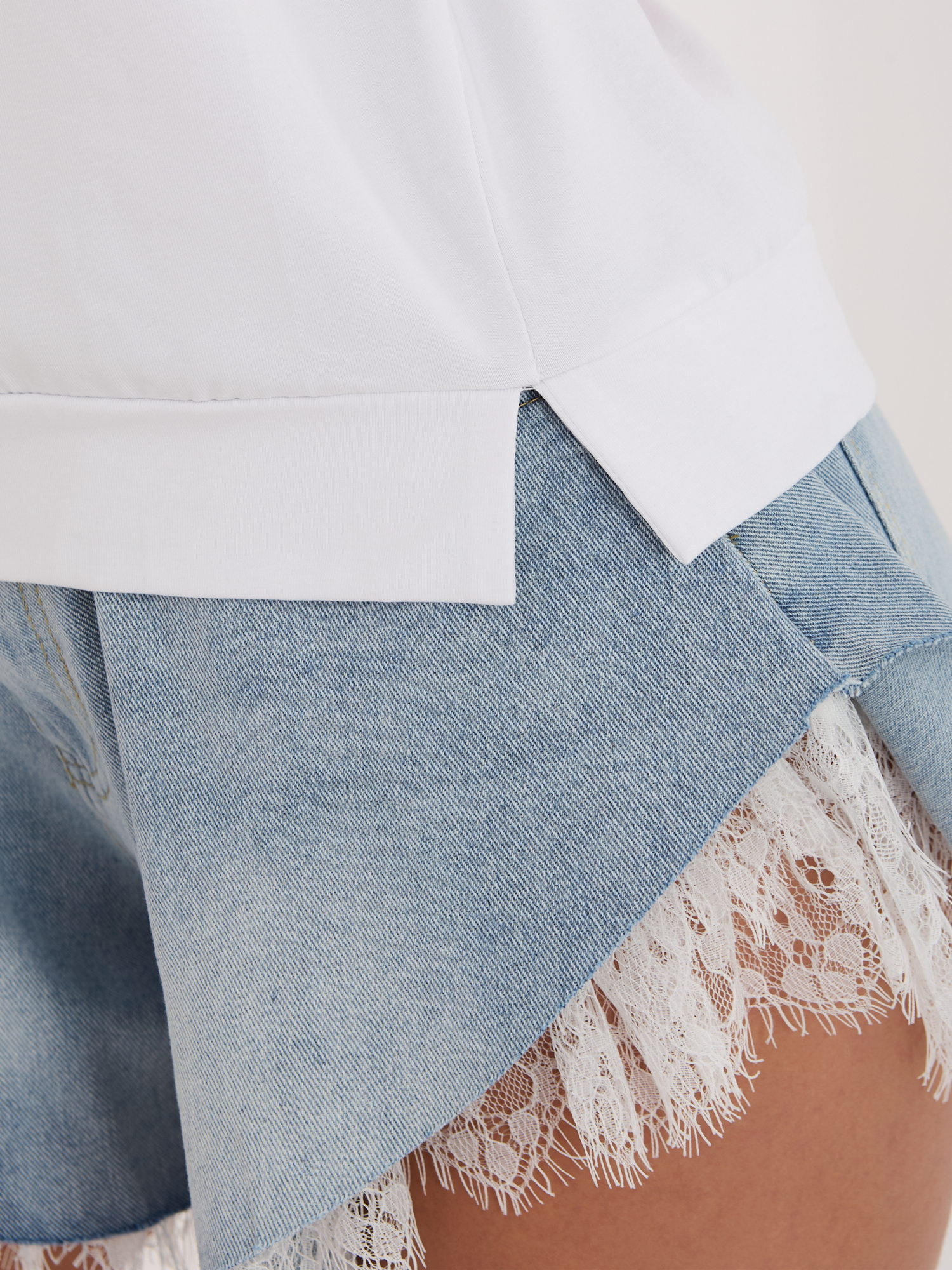 Biała bluzka basic z okrągłym dekoltem RUE PARIS 